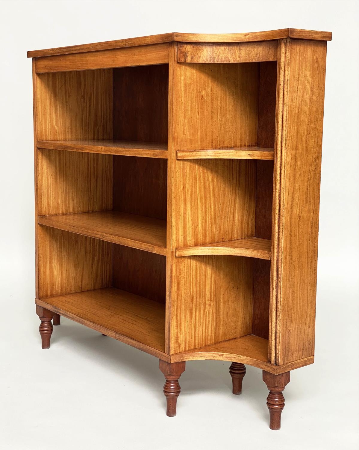 SATINWOOD BOOKCASE, Edwardian style rosewood crossbanded of indented form with shelves and ring - Bild 4 aus 6