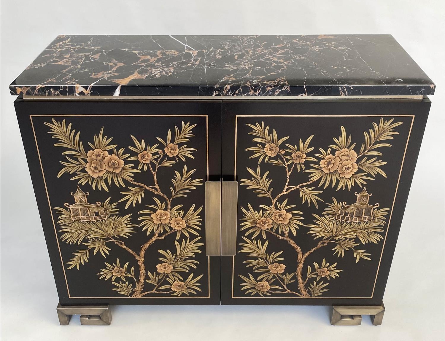 CABINET, lacquered two door with gilt Chinoiserie painted decoration enclosing shelves by 'Restall - Bild 4 aus 11