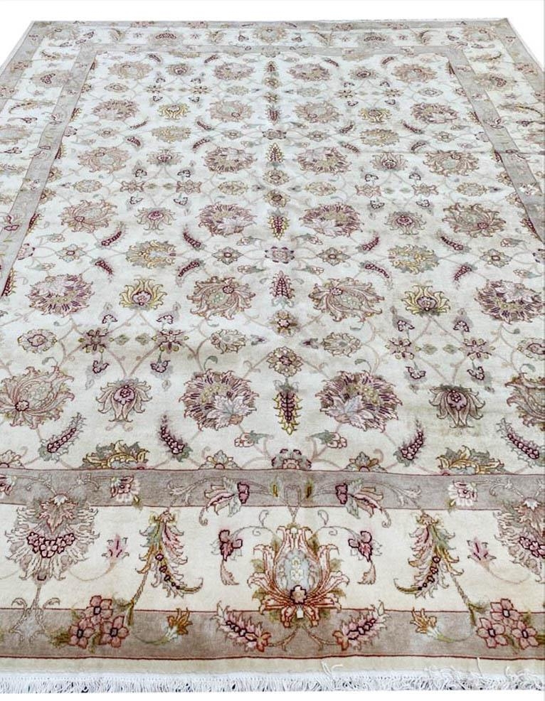 FINE PERSIAN TABRIZ PART SILK CARPET, 295cm x 250cm. - Bild 3 aus 5