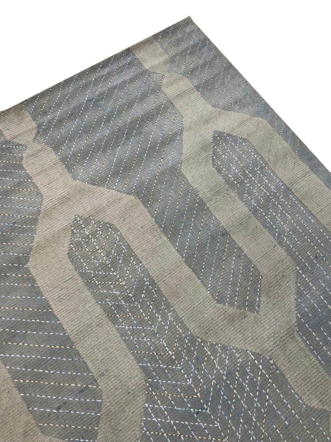 FINE CONTEMPORARY WOOL AND BAMBOO SILK CARPET, 244cm x 152cm. - Bild 8 aus 8