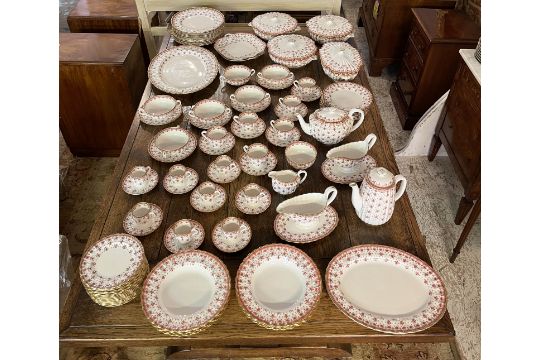 SPODE FLEUR DE LYS RED DINNER SERVICE, comprising twelve dining plates, nine entree plates, fithteen - Image 9 of 9