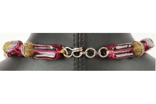 BEAD NECKLACE, believed to be Shakira Caine for Harrods, single strand with ruby coloured oblong - Image 4 of 7