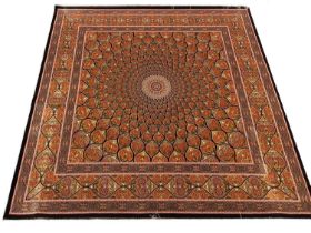 FINE QUM DESIGN RUG, 200cm x 195cm.