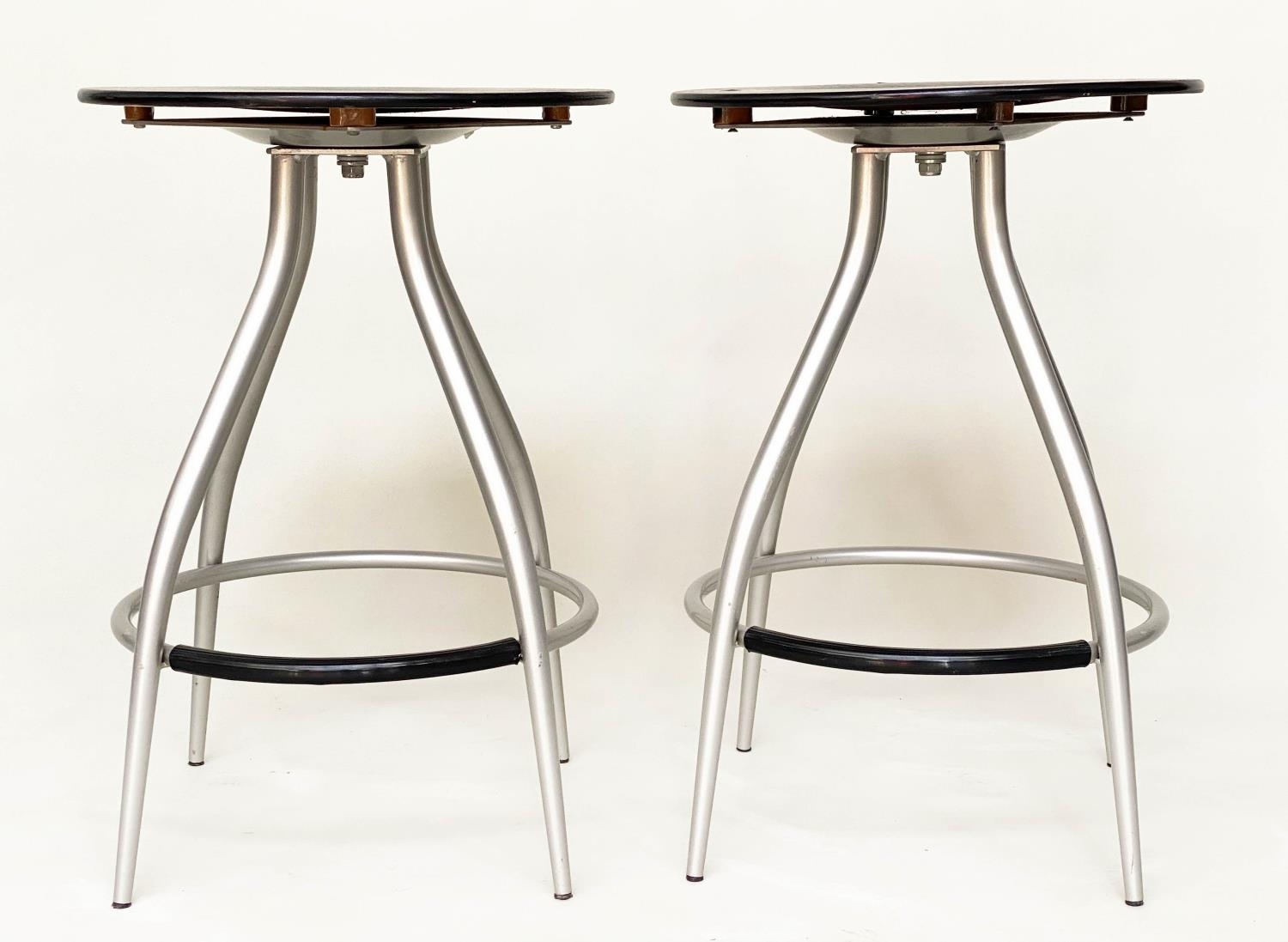 CALLIGARIS BAR STOOLS, a pair, 60cm x 41cm diam., circular ash seat and metal framed, with footrest. - Bild 2 aus 5
