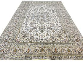 FINE PERSIAN KURK KASHAN CARPET, 305cm x 205cm.