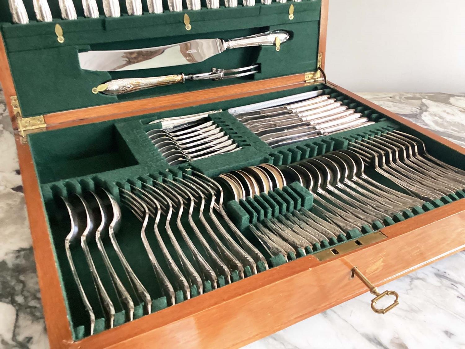 HARRODS CANTEEN CUTLERY, a boxed walnut cased (with key), set of silver plated 'Heritage Plate', - Image 3 of 10