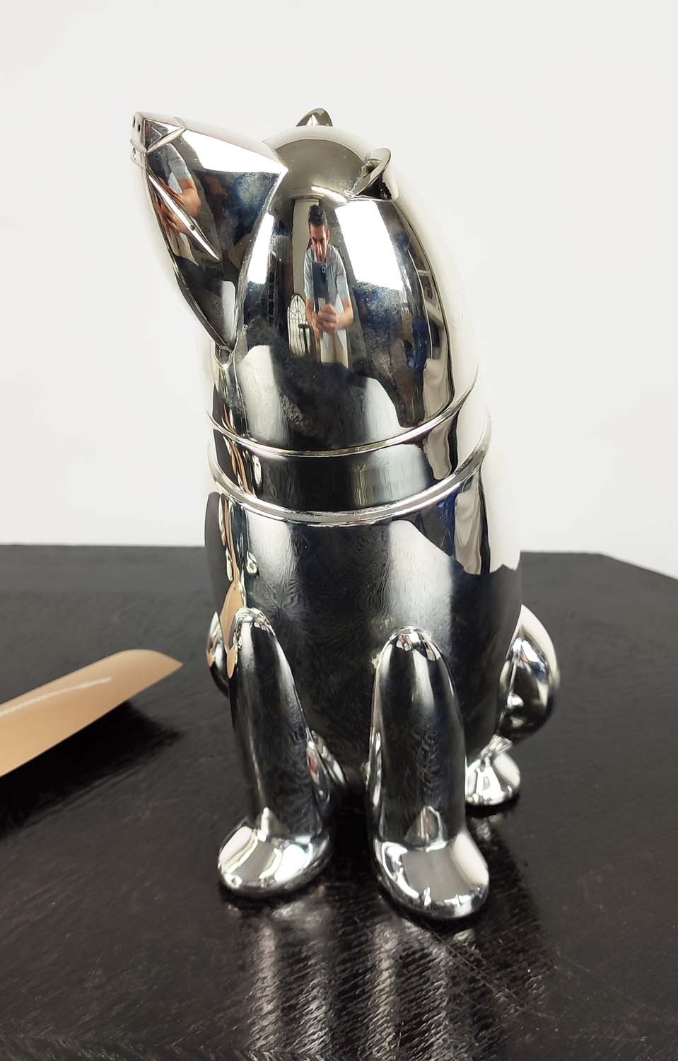 COCKTAIL SHAKERS, a pair, in the form of polar bears, polished metal, 27cm H. (2) - Image 4 of 5