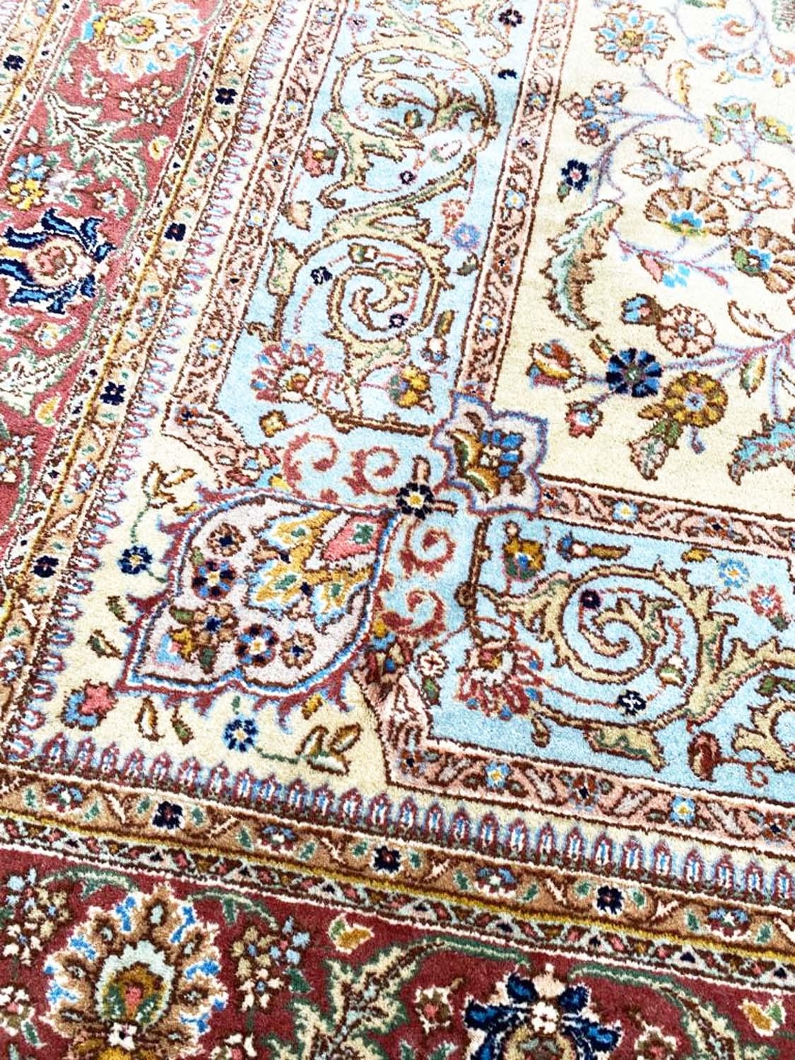 ANTIQUE PERSIAN TABRIZ CARPET, 295cm x 200cm. - Image 3 of 5