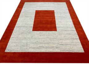 FINE CONTEMPORARY WOOL CARPET, 305cm x 244cm.