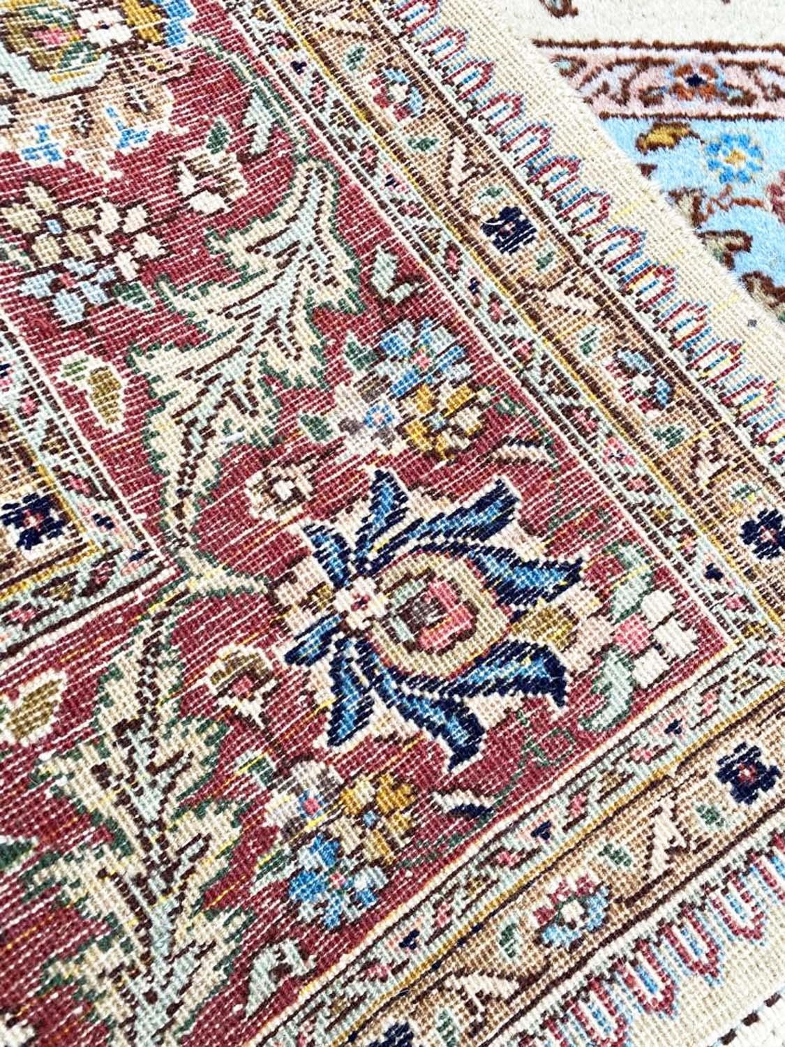 ANTIQUE PERSIAN TABRIZ CARPET, 295cm x 200cm. - Image 5 of 5