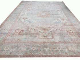 FINE PERSIAN SERAPI DESIGN CARPET, 537cm x 378cm.