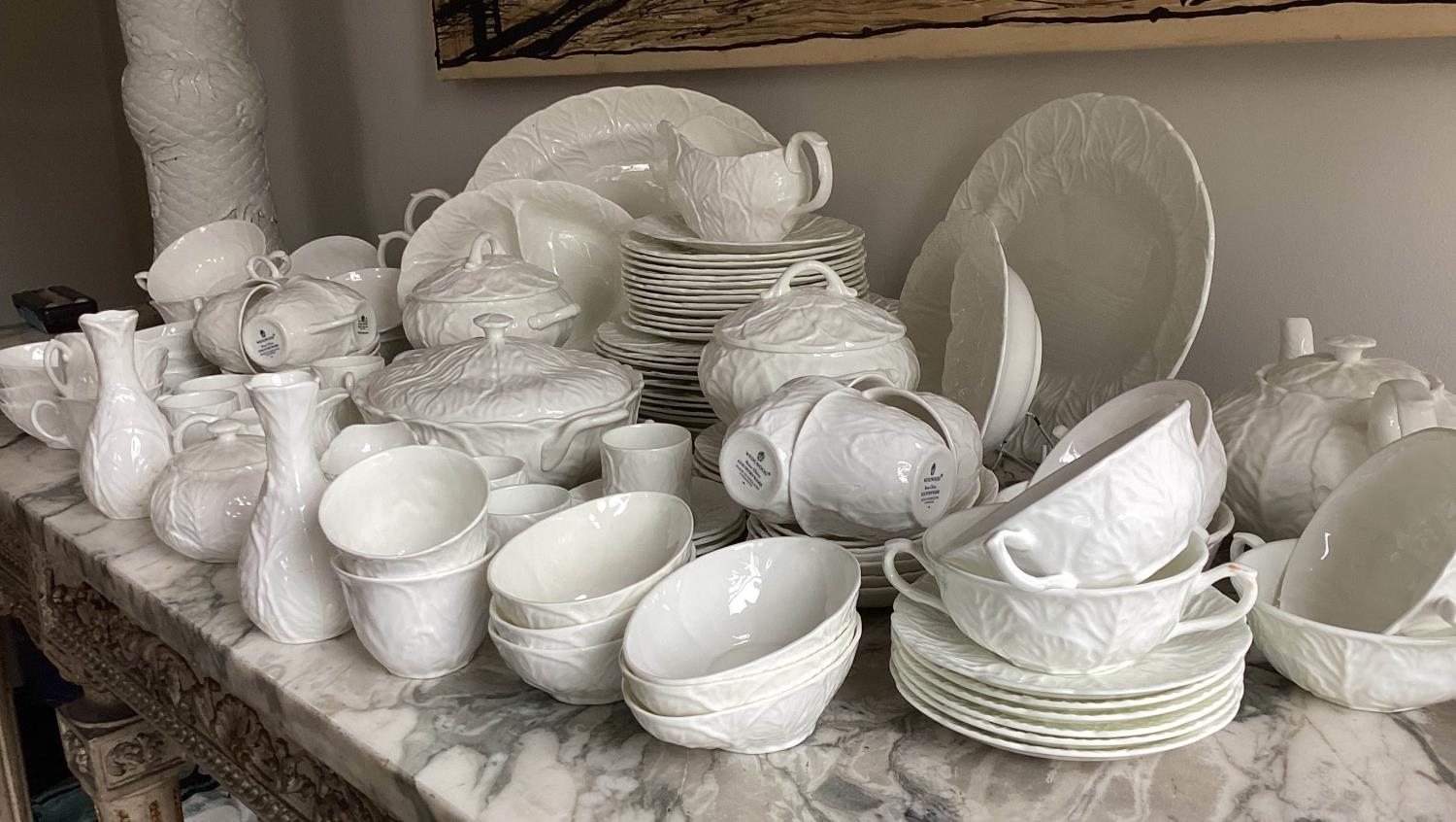 DINNER SERVICE, English Fine Bone China, Wedgwood and Coalport, twelve place, seven piece - Image 14 of 21