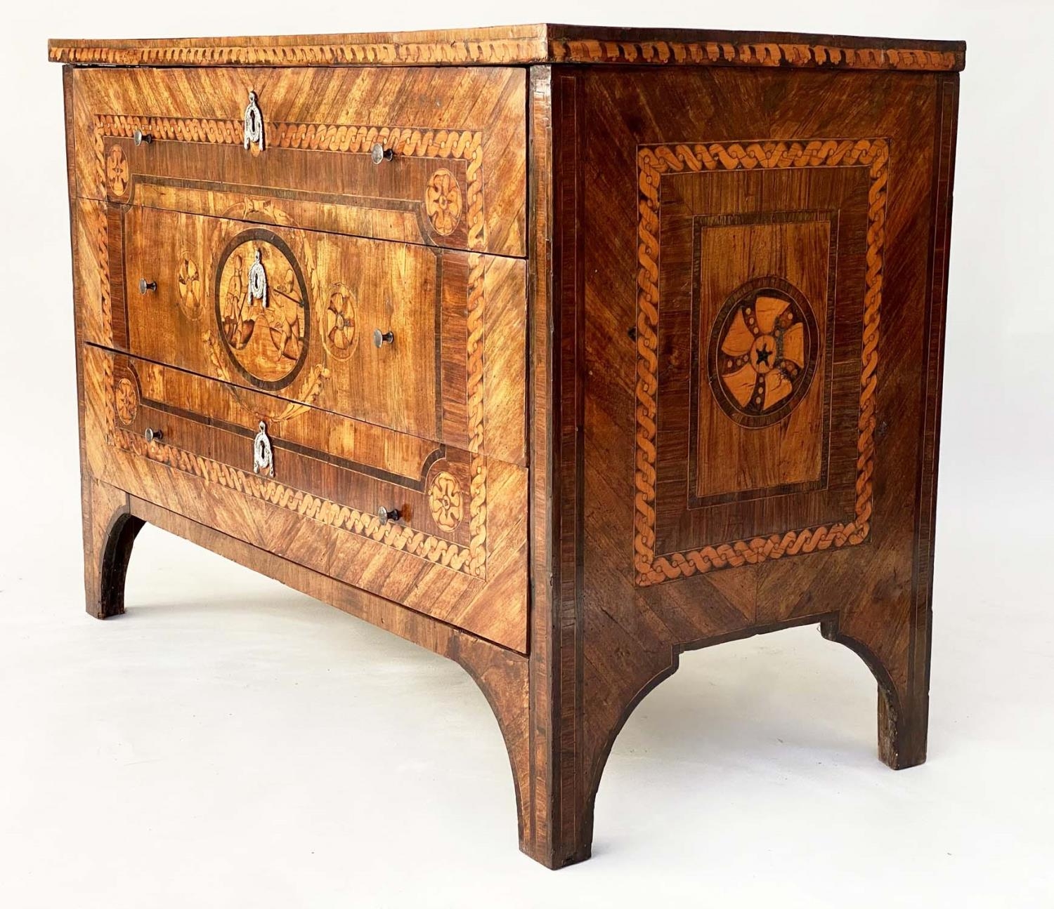 NORTH ITALIAN COMMODE, 18th century Lombardy walnut and marquetry commode with three drawers, - Bild 11 aus 17