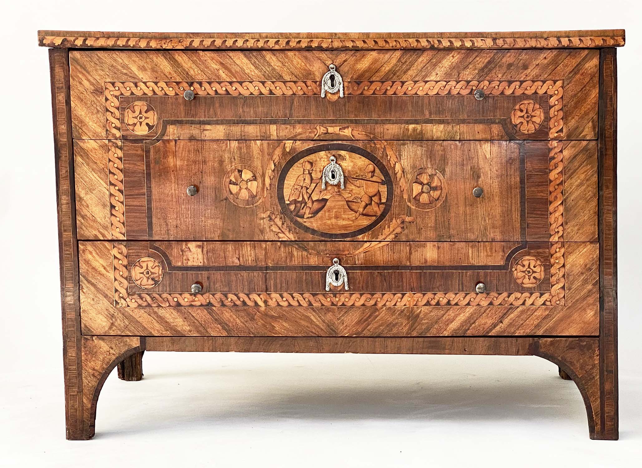 NORTH ITALIAN COMMODE, 18th century Lombardy walnut and marquetry commode with three drawers, - Bild 4 aus 17