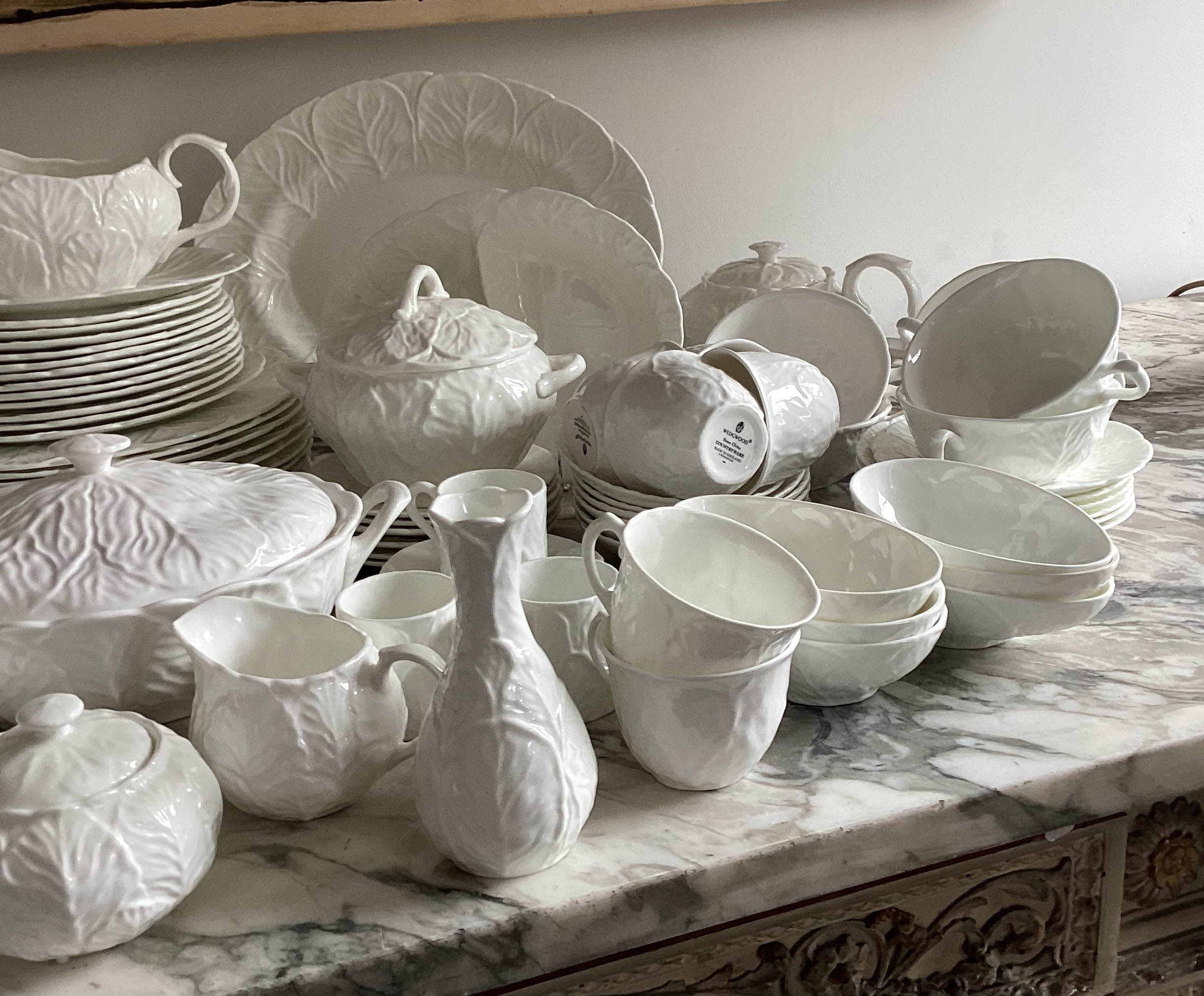 DINNER SERVICE, English Fine Bone China, Wedgwood and Coalport, twelve place, seven piece - Image 9 of 21