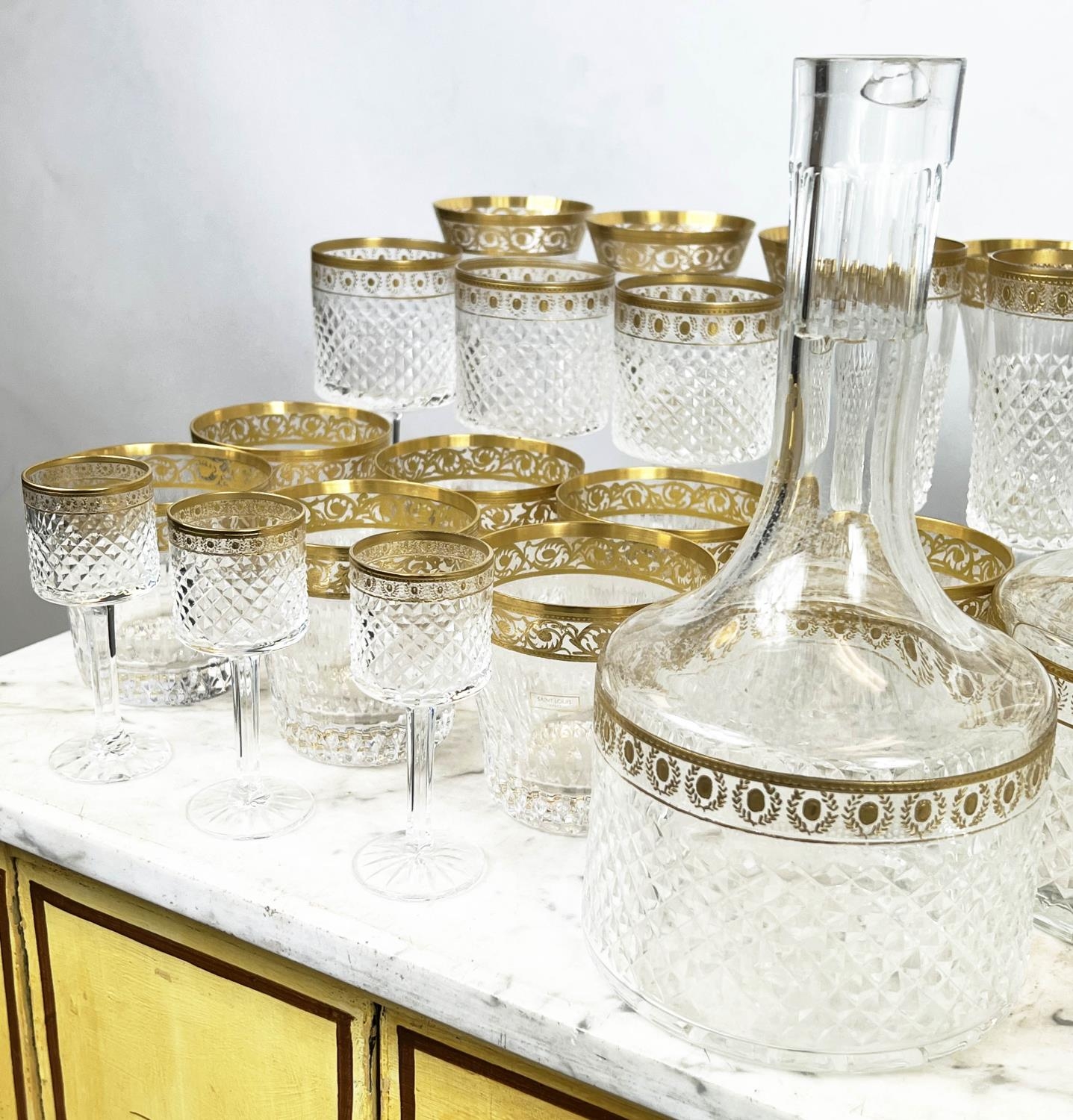 ST LOUIS GLASSWARE COLLECTION 'gold thistle' pattern, comprising four Champagne flutes, fourteen - Image 5 of 8