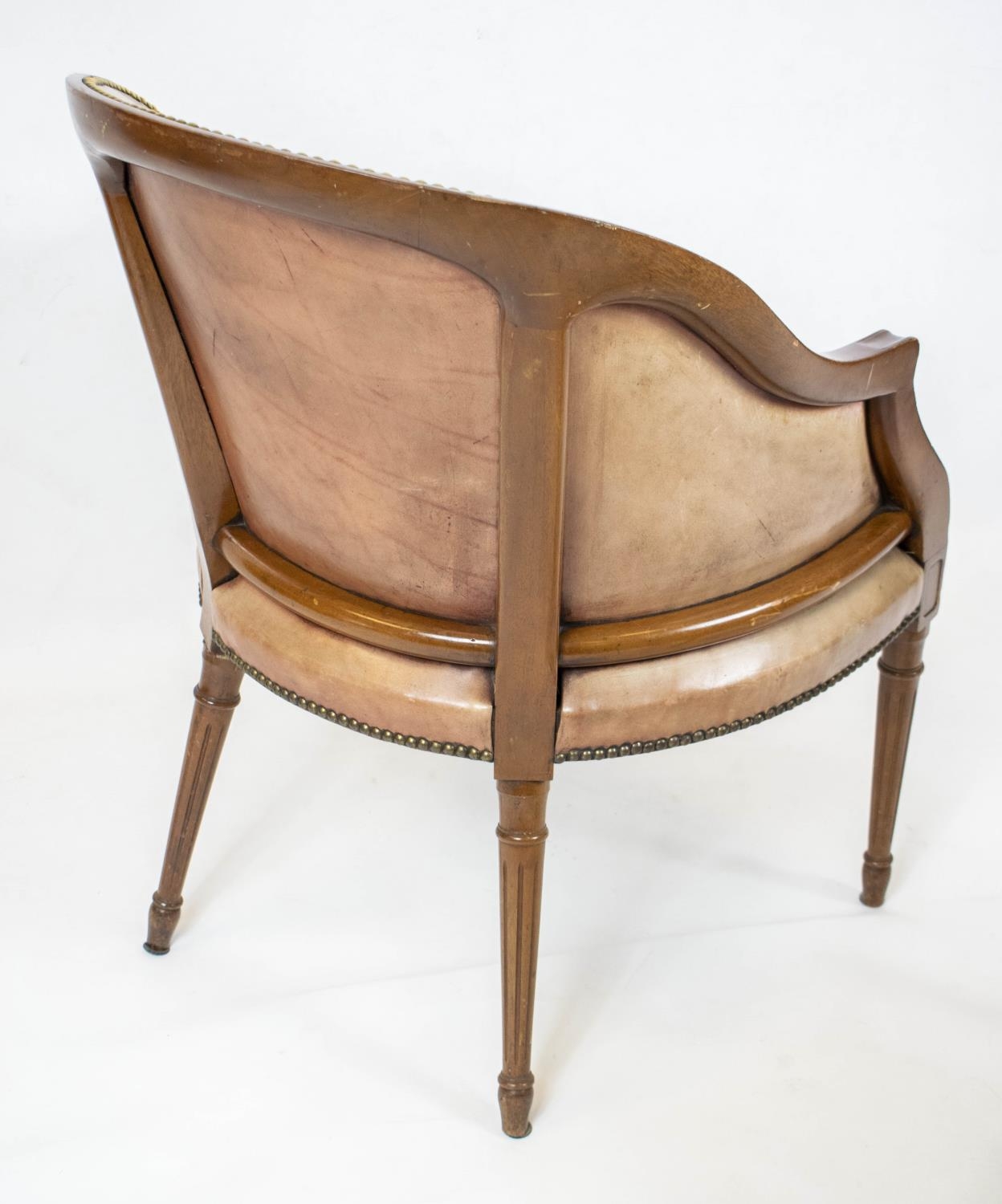 LIBRARY TUB CHAIRS, 85cm H x 62cm, a pair, George III style mahogany and leather upholstered. (2) - Bild 4 aus 4