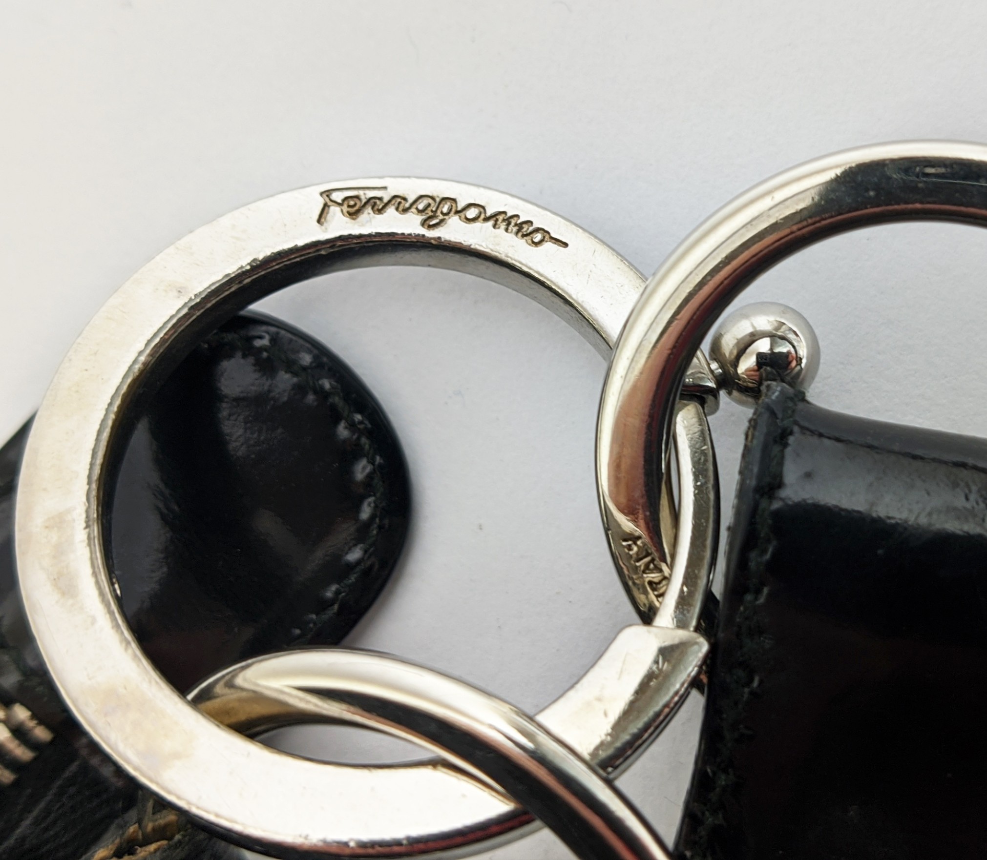 FERRAGAMO VINTAGE TOTE BAG, nylon with leather strap, top zippered closure and silver tone - Bild 17 aus 19