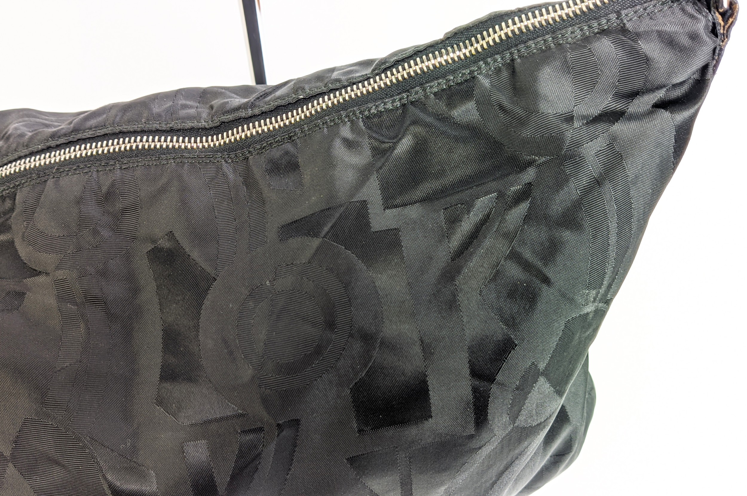 FERRAGAMO VINTAGE TOTE BAG, nylon with leather strap, top zippered closure and silver tone - Bild 11 aus 19