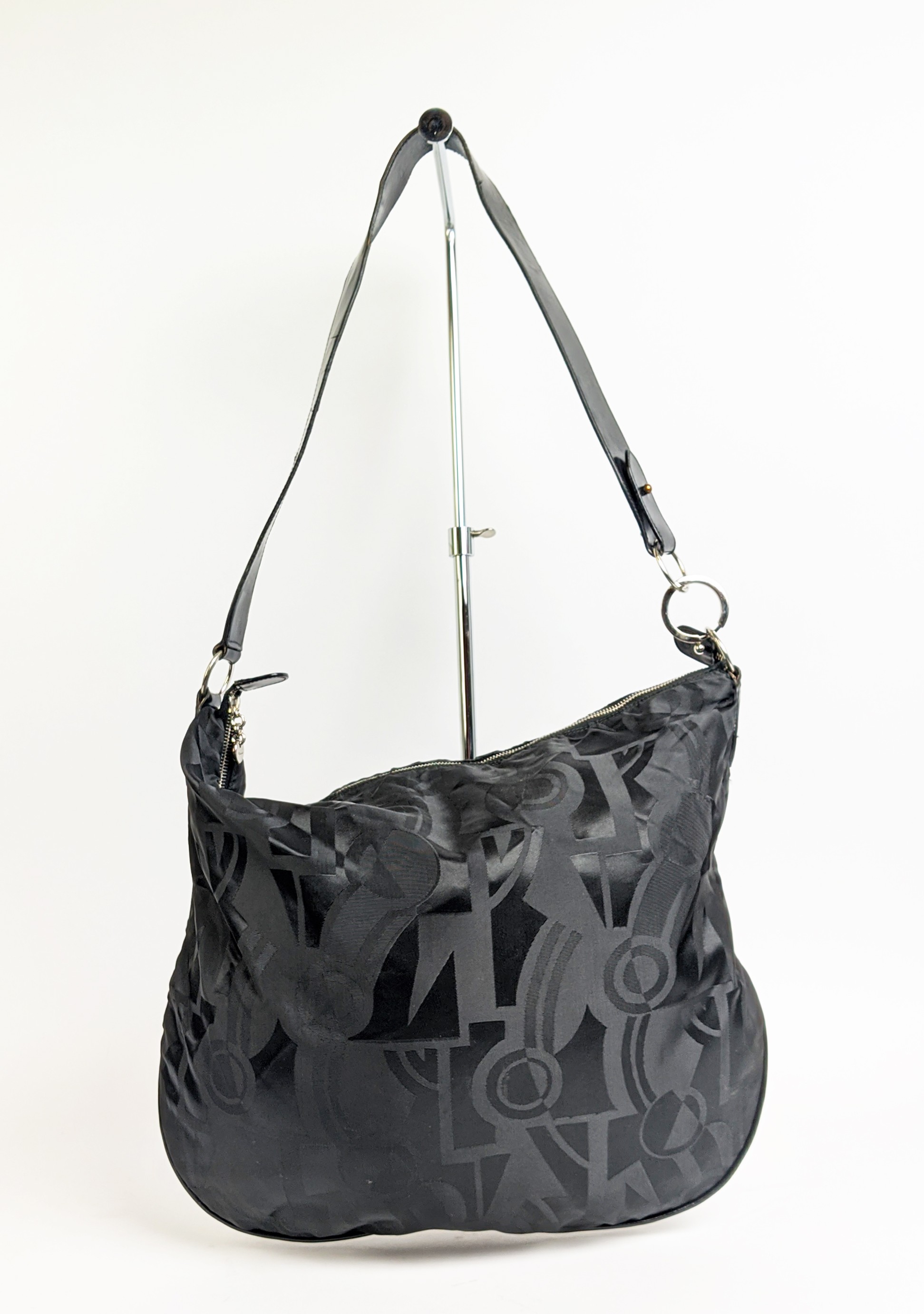 FERRAGAMO VINTAGE TOTE BAG, nylon with leather strap, top zippered closure and silver tone - Bild 3 aus 19