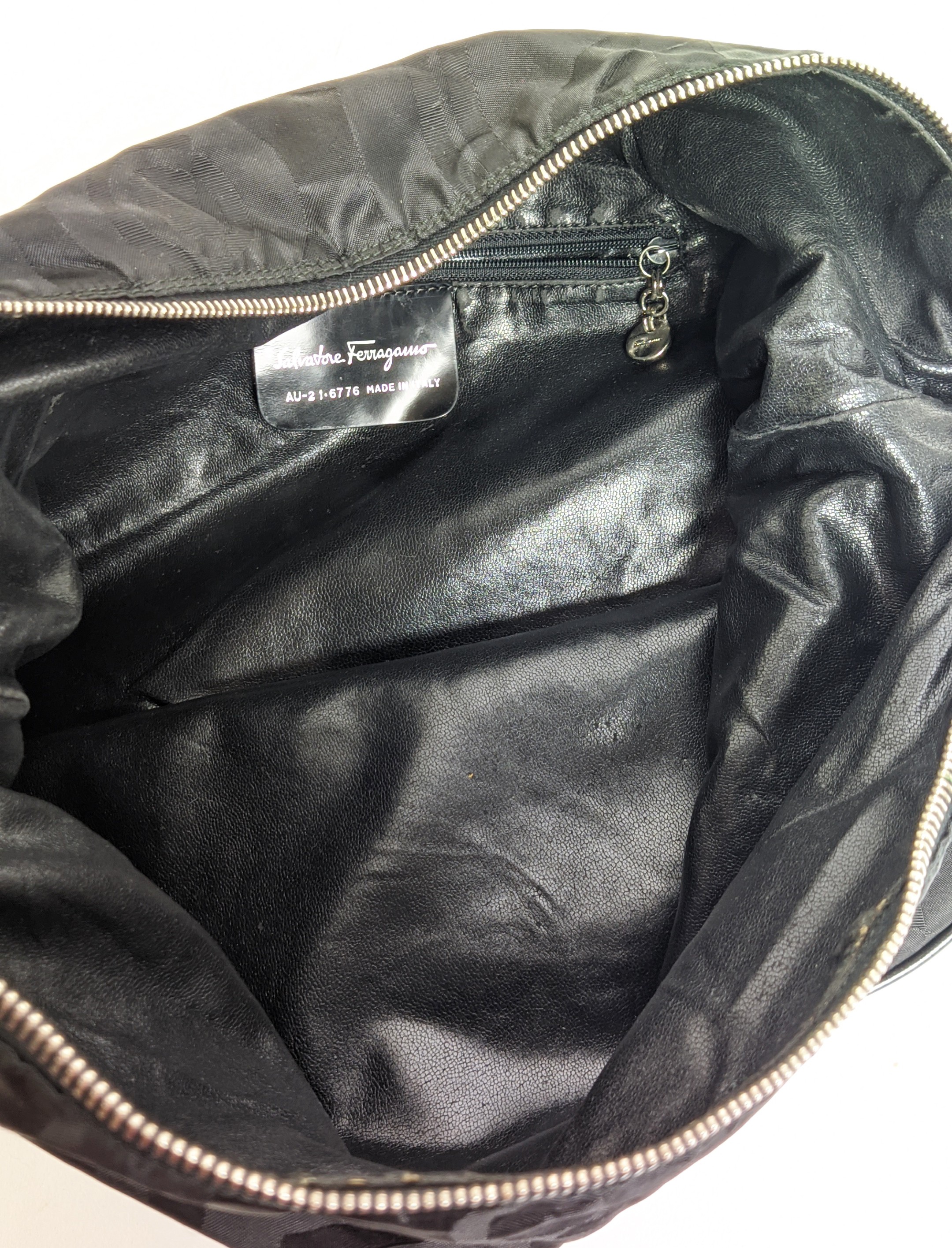 FERRAGAMO VINTAGE TOTE BAG, nylon with leather strap, top zippered closure and silver tone - Bild 19 aus 19