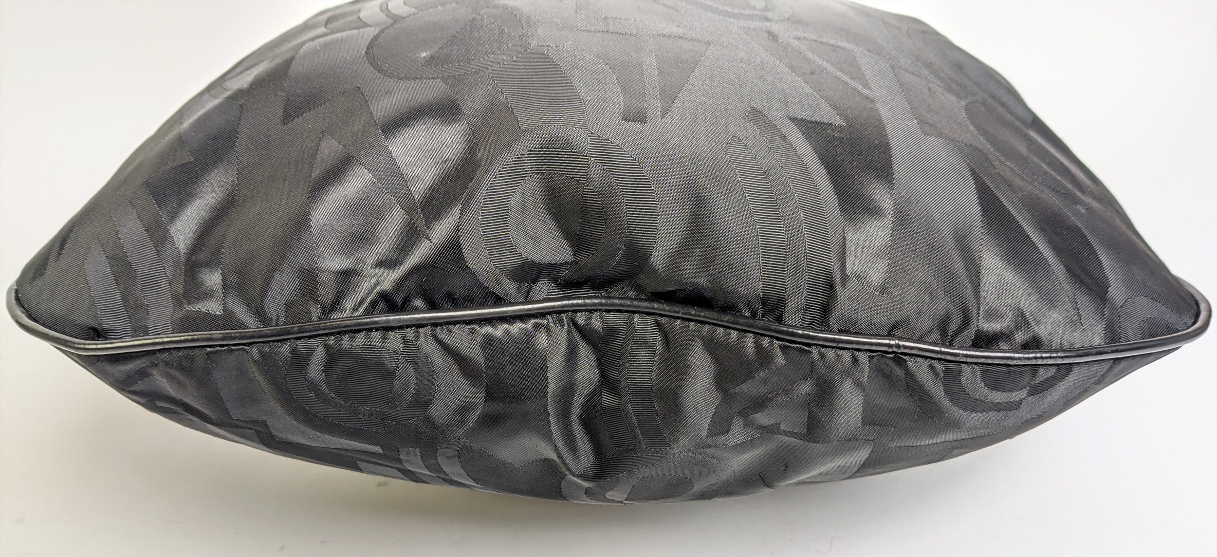 FERRAGAMO VINTAGE TOTE BAG, nylon with leather strap, top zippered closure and silver tone - Bild 15 aus 19