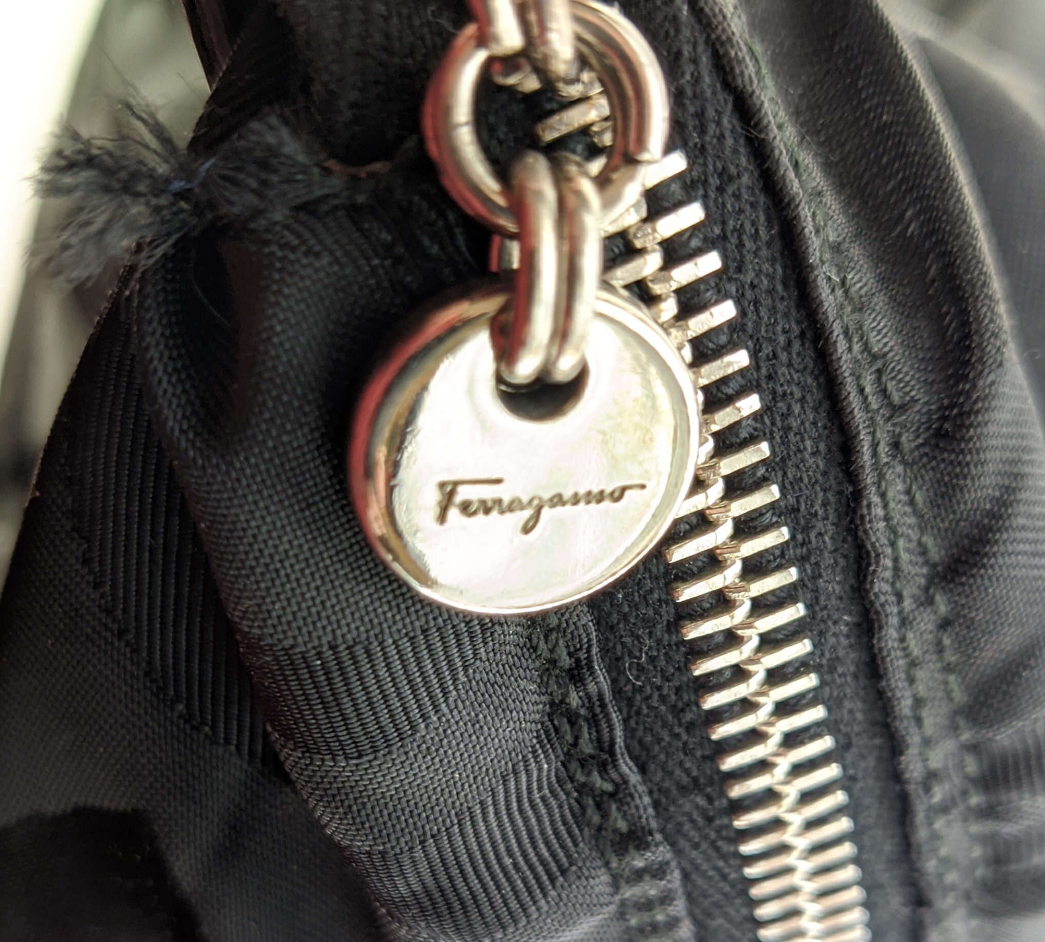 FERRAGAMO VINTAGE TOTE BAG, nylon with leather strap, top zippered closure and silver tone - Bild 16 aus 19