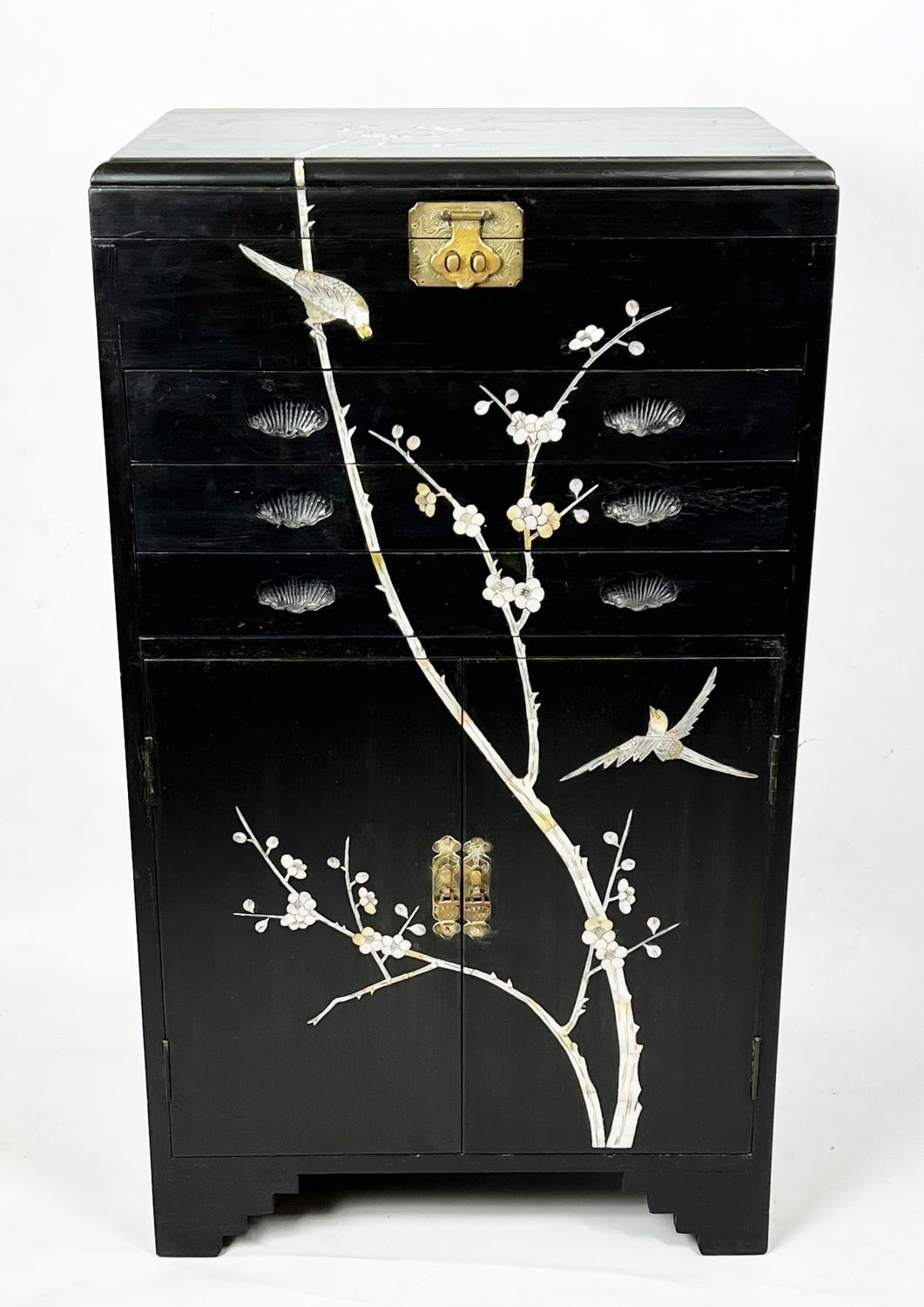 MAPPIN AND WEBB TALL CANTEEN OF CUTLERY, black chinoiserie case with rising top enclosing fitted - Image 7 of 11