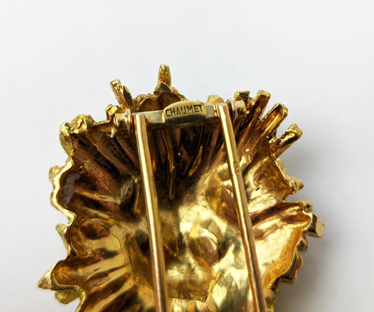 AN 18CT GOLD 'CHAUMET' LION BROOCH, textured finish, made in parts, 33.38 grams, probably 1970s. - Image 7 of 9