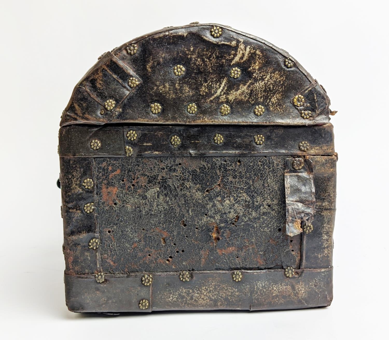 DIMINUTIVE CASKET, 16th/17th Century, probably Spanish, the domed lid enclosing single storage - Image 5 of 12