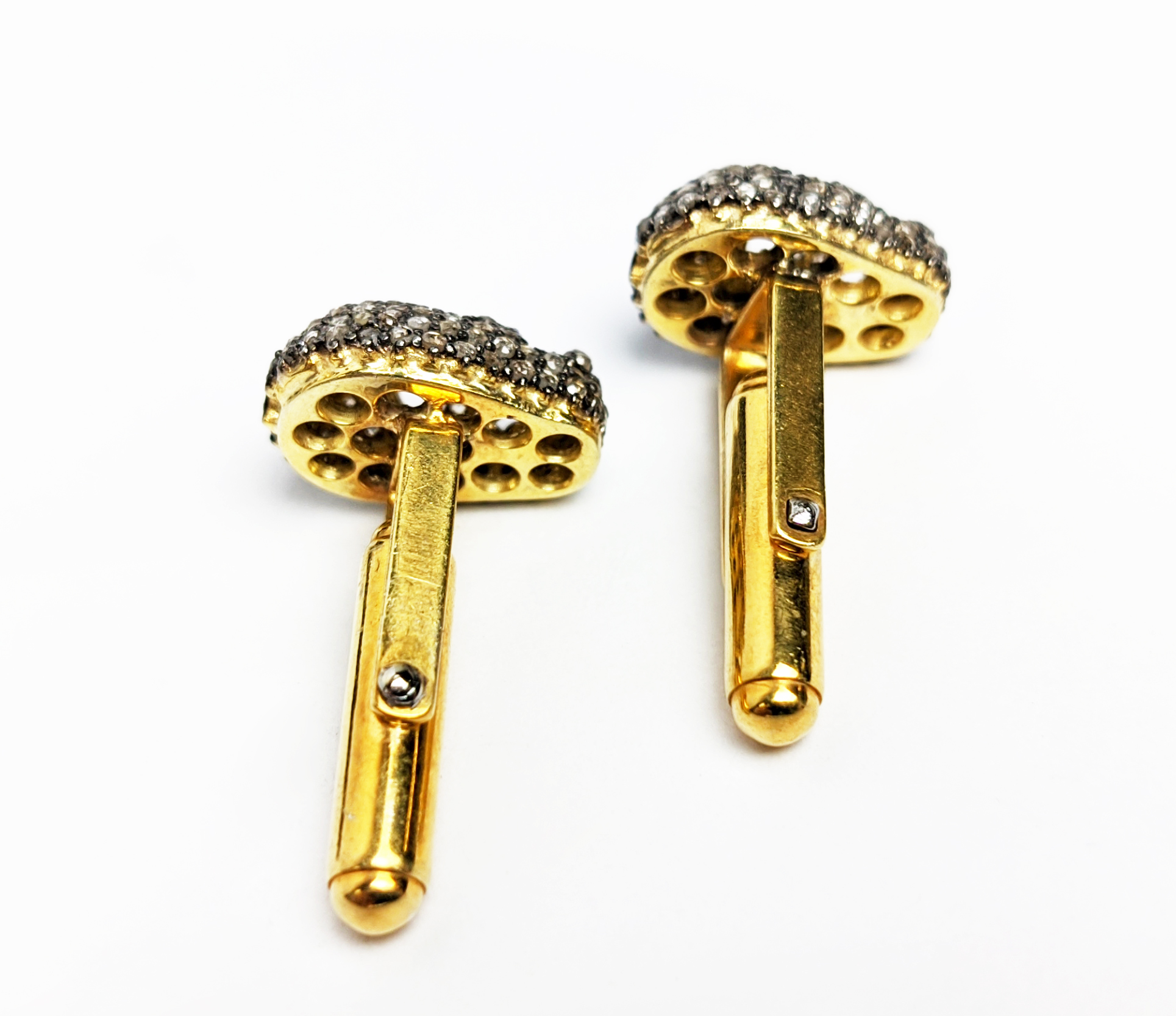 A PAIR OF SILVER-GILT MEMENTO MORI-STYLE SKULL CUFFLINKS, with pave set rose cut diamonds, - Image 6 of 7