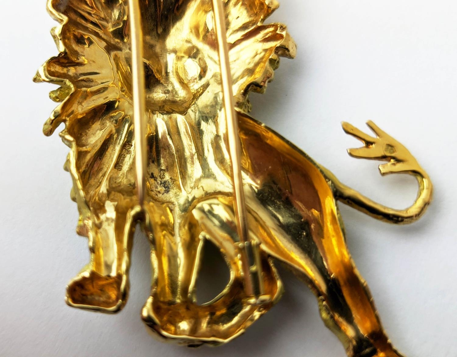 AN 18CT GOLD 'CHAUMET' LION BROOCH, textured finish, made in parts, 33.38 grams, probably 1970s. - Image 8 of 9