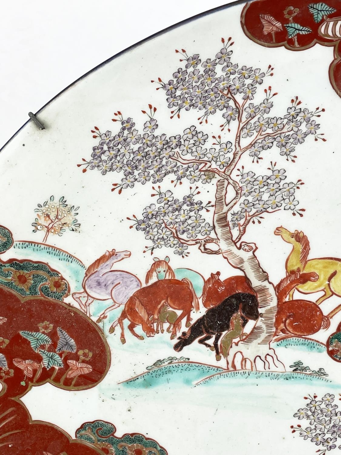 LARGE JAPANESE KUTANI PORCELAIN CHARGER, late 19th century, decorated with grazing horses, - Image 7 of 9