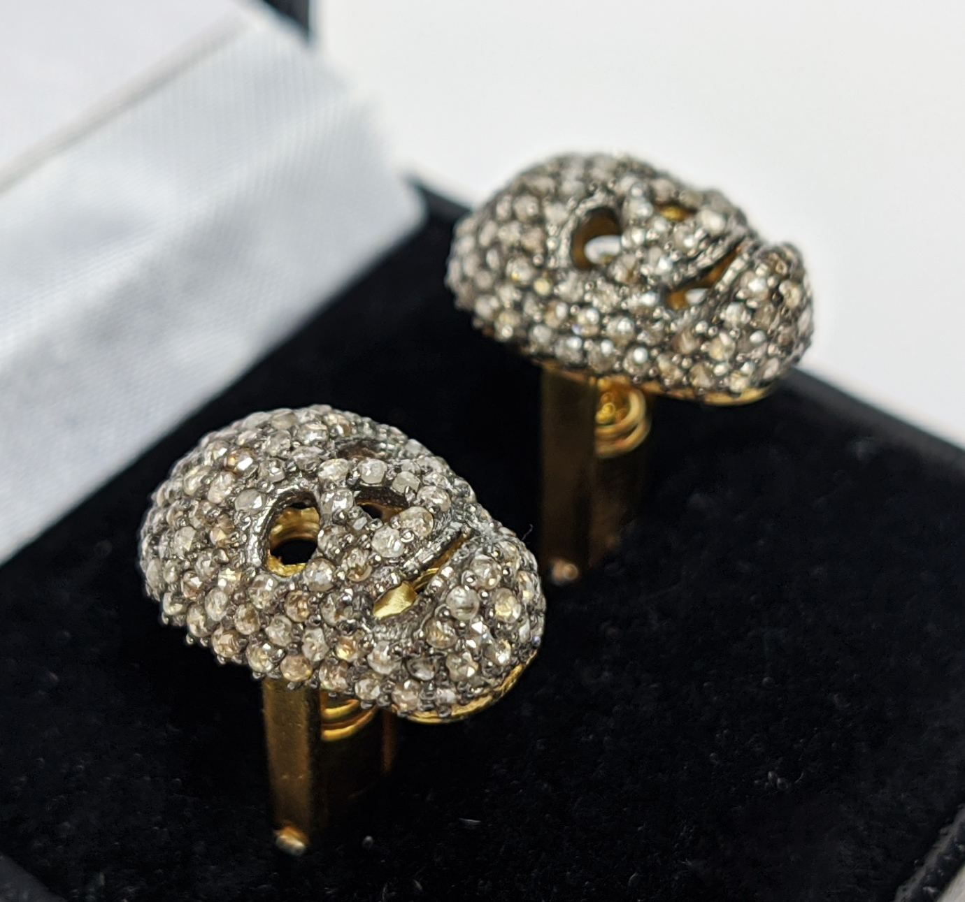 A PAIR OF SILVER-GILT MEMENTO MORI-STYLE SKULL CUFFLINKS, with pave set rose cut diamonds, - Image 3 of 7