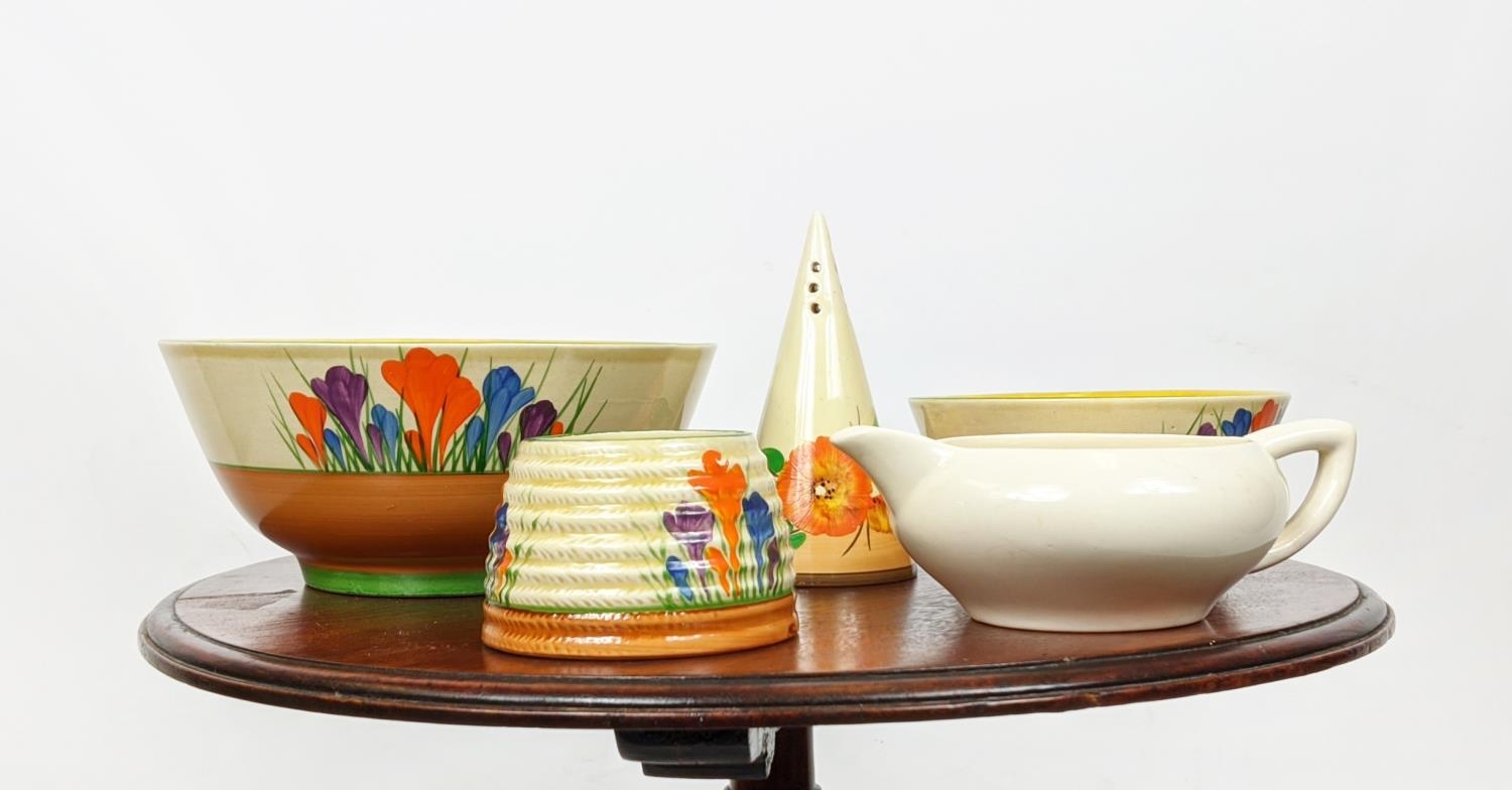 CLARICE CLIFF CONICAL SIFTER, a large and small 'crocus' bowl, a beehive 'crocus' sugar bowl and a - Bild 2 aus 14