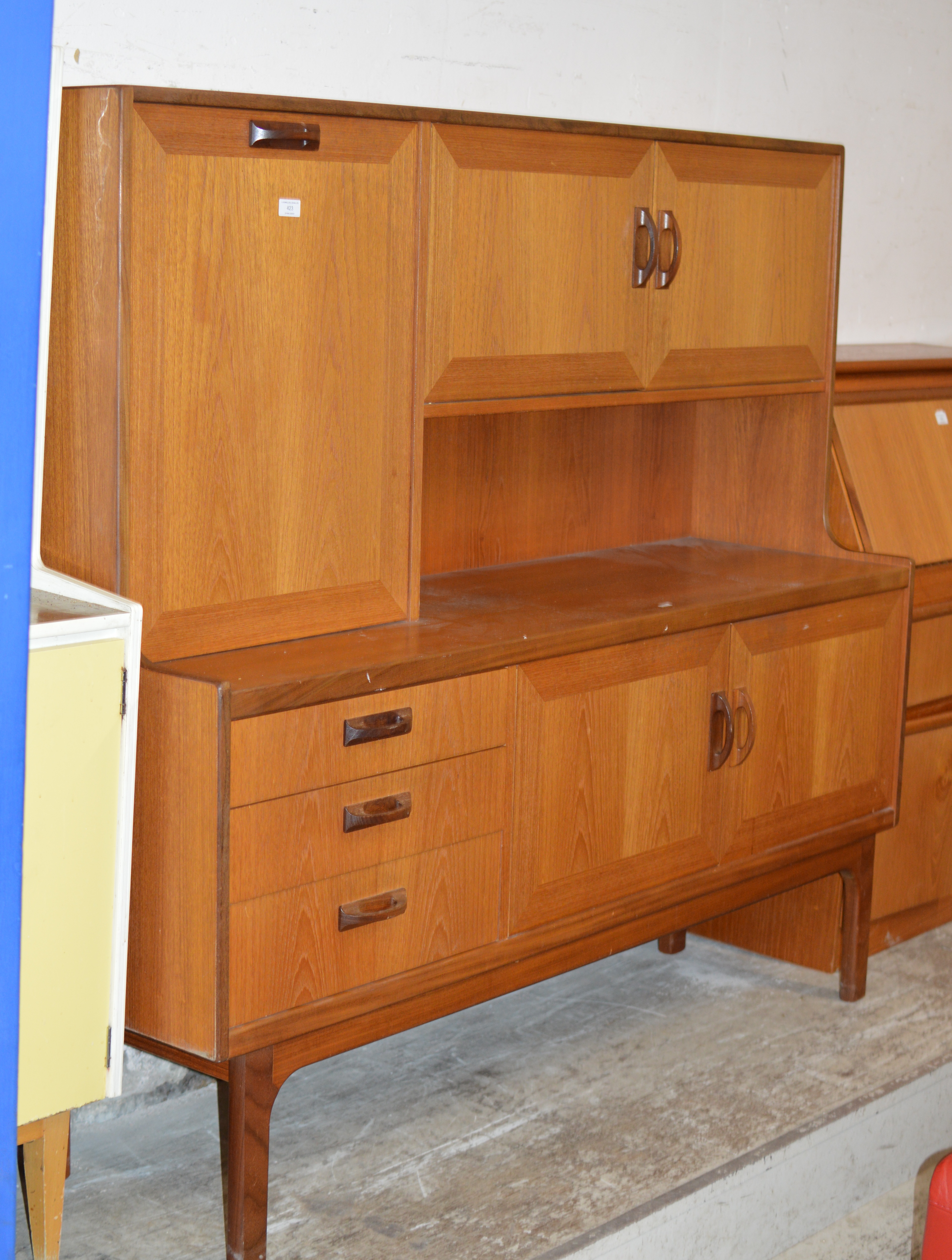 MID-CENTURY TEAK SIDEBOARD UNIT