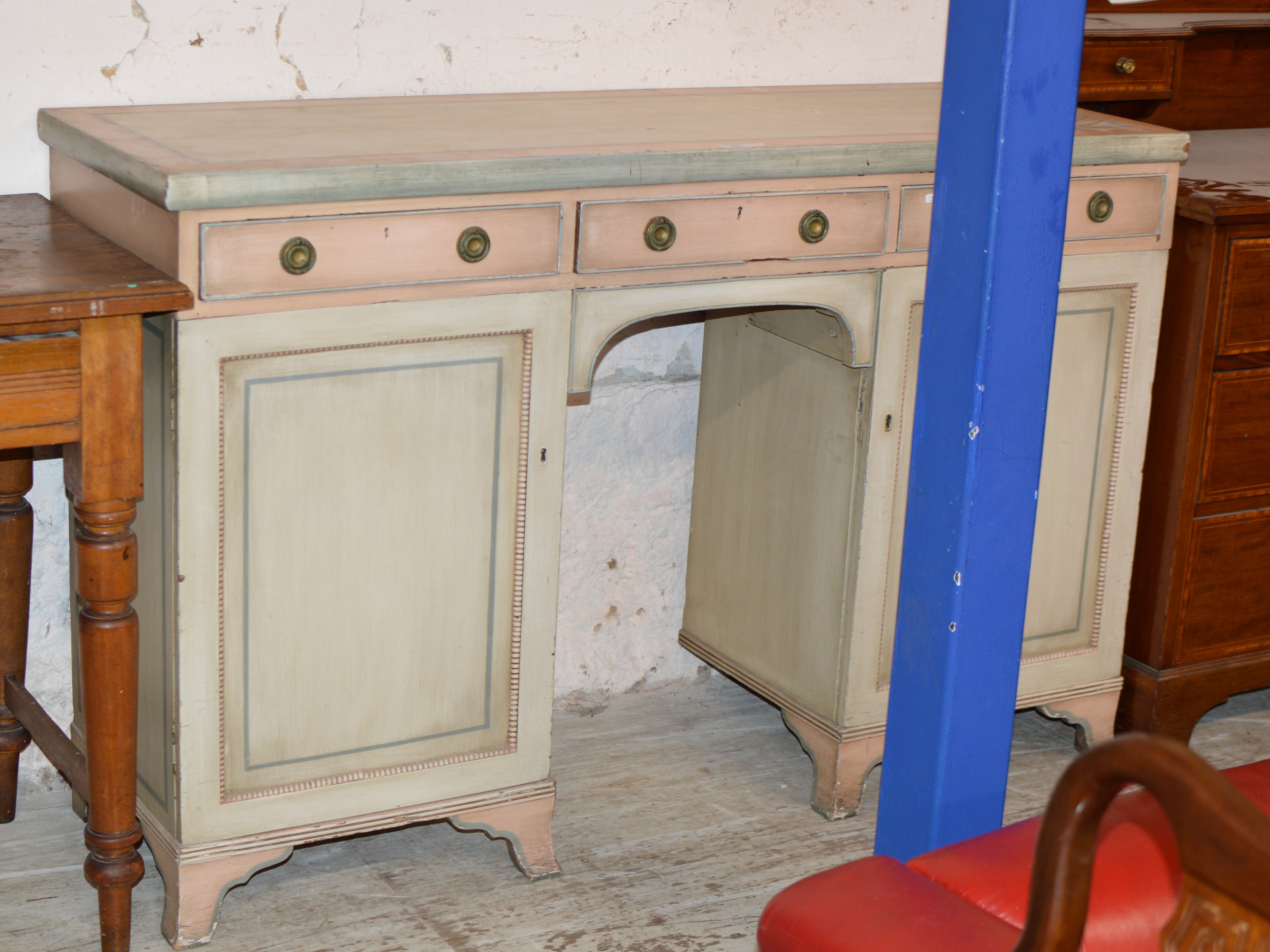 PAINTED DRESSING TABLE