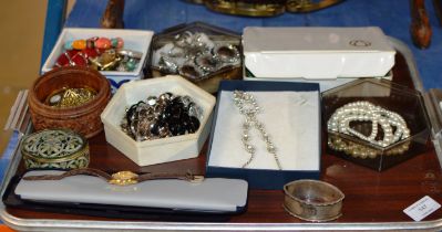 TRAY WITH SILVER NAPKIN RING & ASSORTED COSTUME JEWELLERY