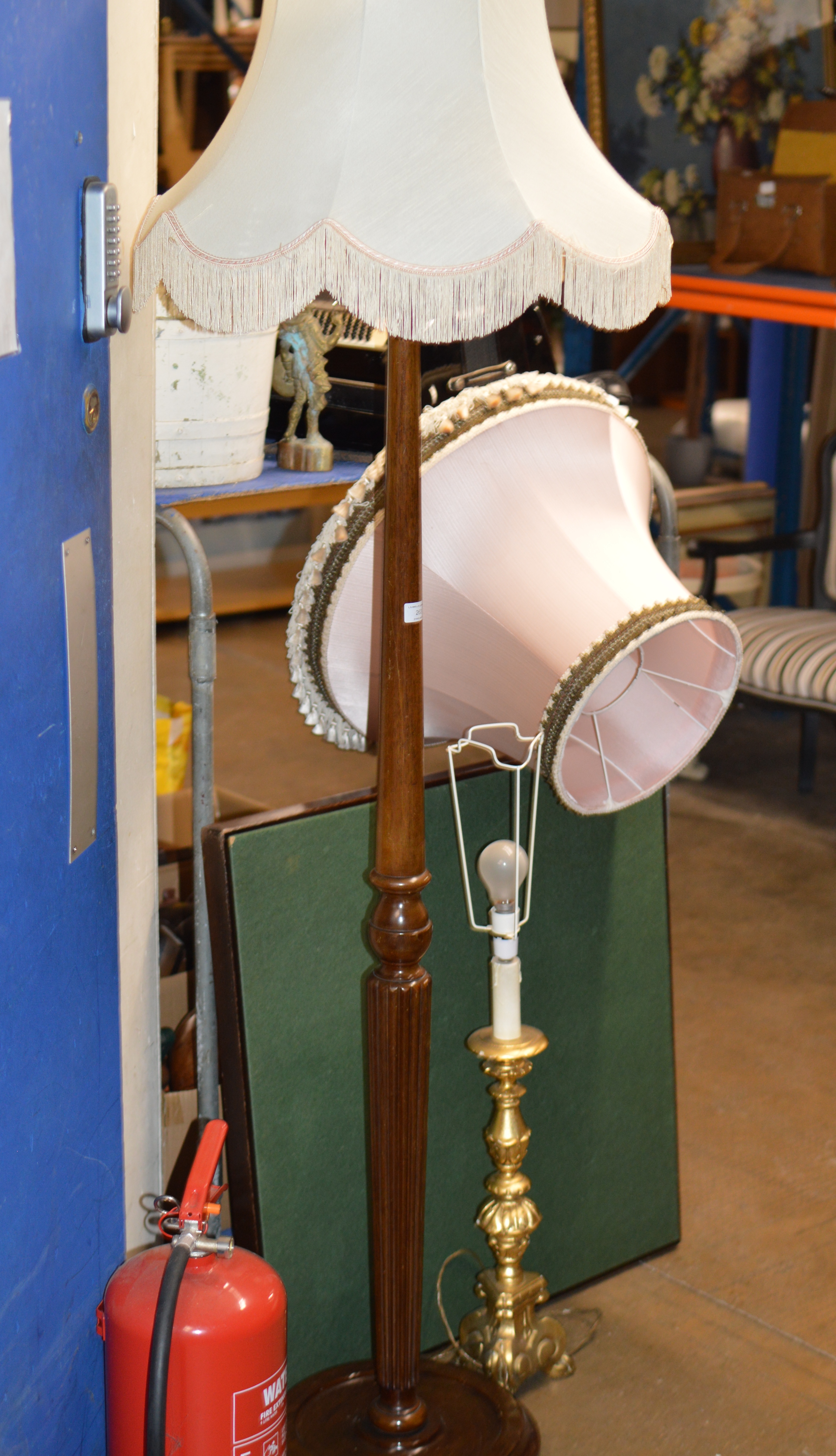 MAHOGANY STANDARD LAMP WITH SHADE, GILT TABLE LAMP & FOLDING CARDS TABLE