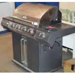 STAINLESS STEEL 4 BURNER GAS BARBECUE