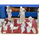 TRAY WITH VARIOUS LLADRO & NAO FIGURINE ORNAMENTS