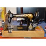 VINTAGE SINGER SEWING MACHINE