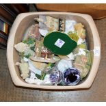 BOX WITH VARIOUS LILLIPUT LANE ORNAMENTS & 2 PIECES OF CAITHNESS GLASS WARE