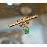 FINE 18 CARAT GOLD EMERALD & DIAMOND SET BROOCH PIN - APPROXIMATE WEIGHT = 7.4 GRAMS