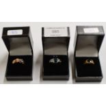 3 VARIOUS 9 CARAT GOLD DRESS RINGS - APPROXIMATE COMBINED WEIGHT = 10.4 GRAMS