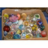 BOX WITH VARIOUS GLASS PAPERWEIGHTS