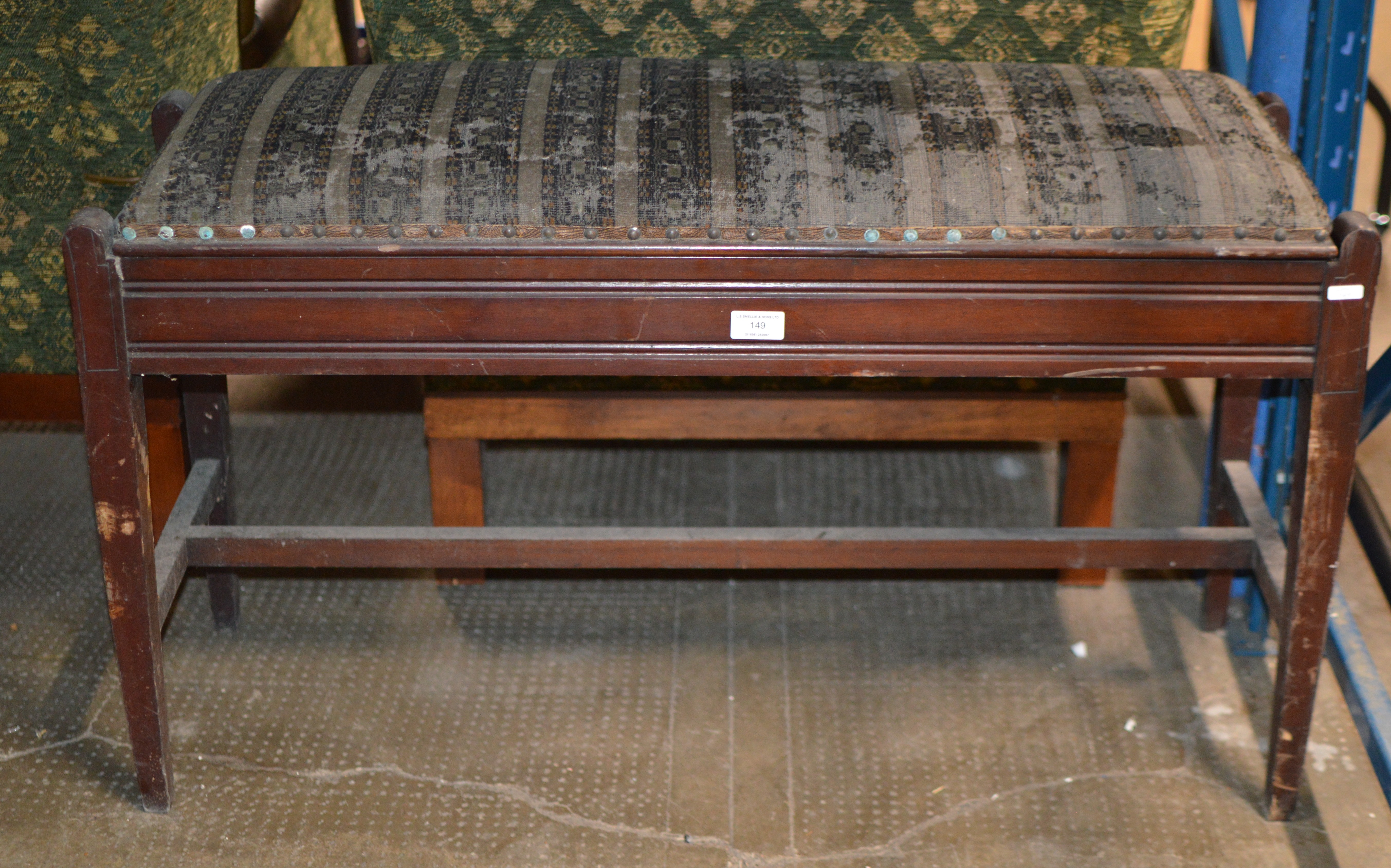 MAHOGANY FLIP TOP DUET PIANO STOOL WITH PADDED SEAT