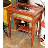 MAHOGANY GLAZED DISPLAY TABLE