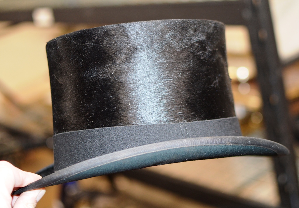 VINTAGE GENTS SILK TOP HAT BY FORSYTH BROTHERS OF MOTHERWELL, HAMILTON & WISHAW, WITH BOX - Image 4 of 6