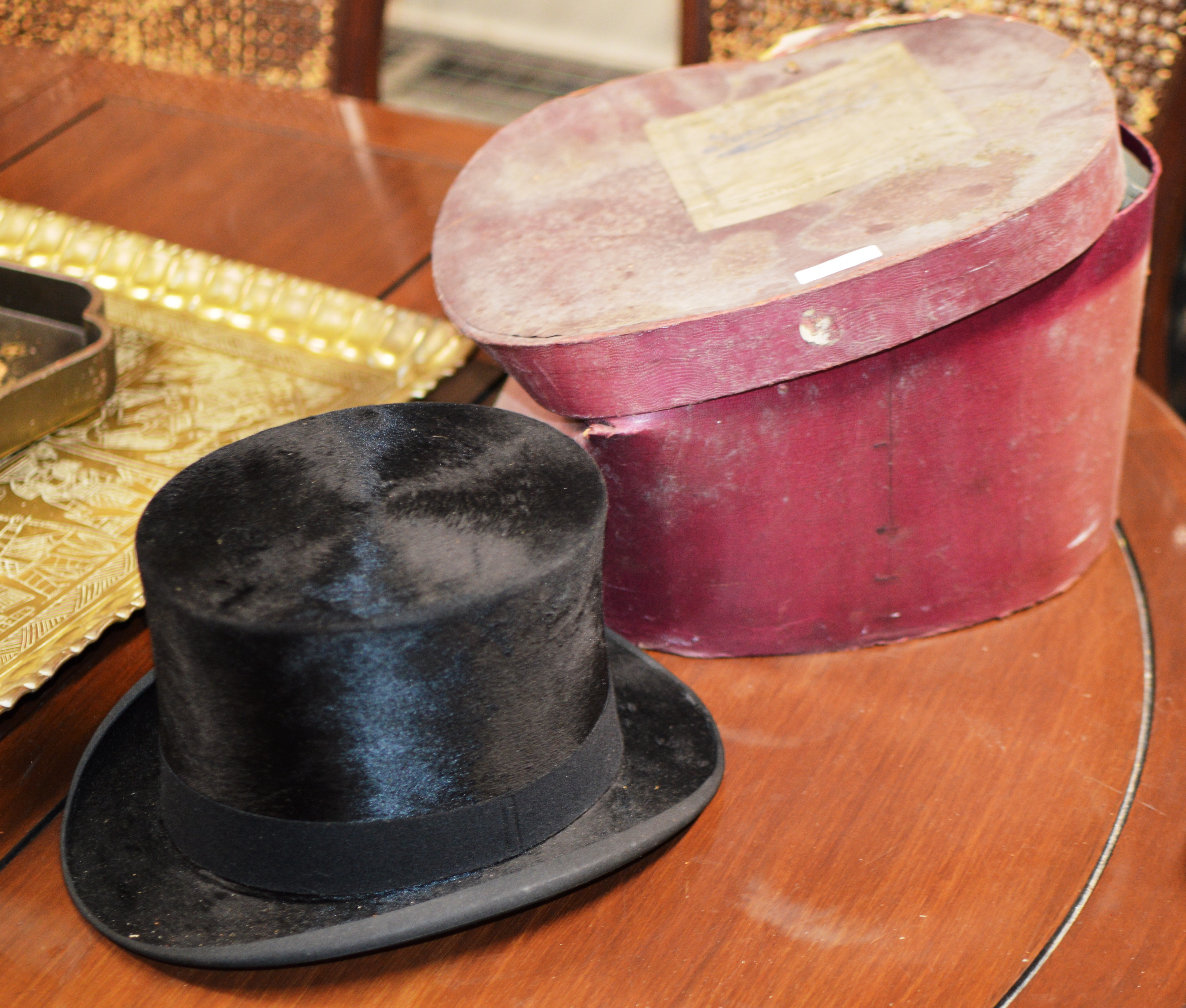 VINTAGE GENTS SILK TOP HAT BY FORSYTH BROTHERS OF MOTHERWELL, HAMILTON & WISHAW, WITH BOX